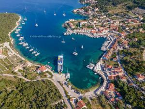 fiskardo-beachfront_30