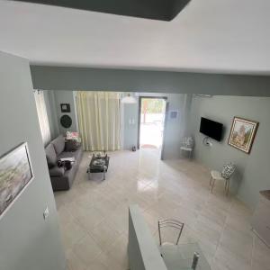 helens_house_with_pood_ratzakli_27