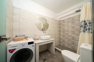 karavomilos-luxury-studio_10