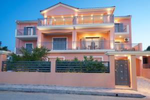 karavomilos-luxury-studio_11
